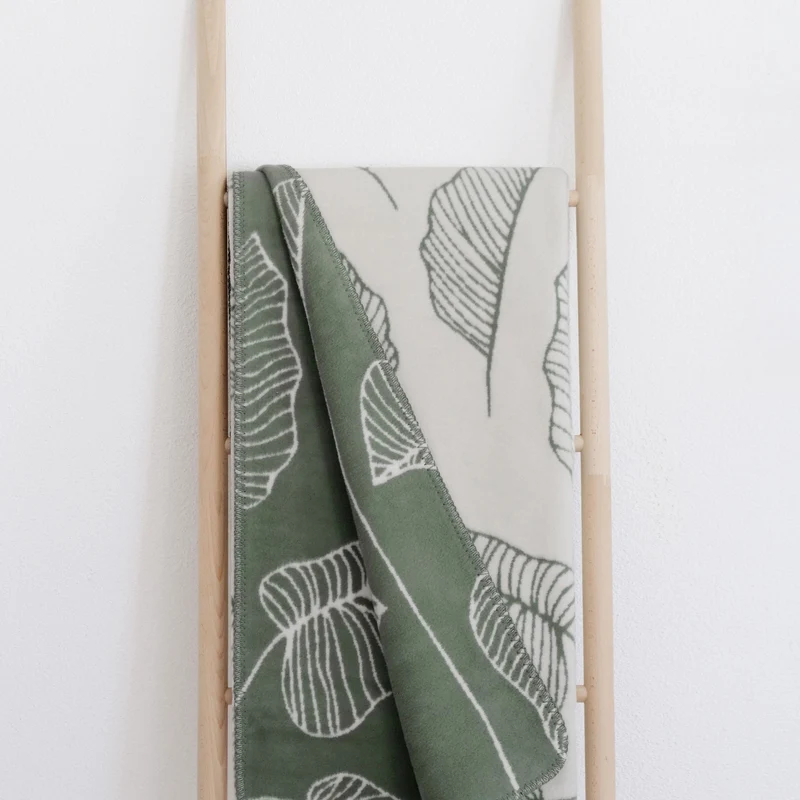 RIEMA Kuscheldecke BERIT aus 100% Bio-Baumwolle (kbA) grün natur