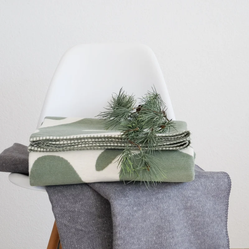 RIEMA Kuscheldecke XL BJÖRK aus recycelter Baumwolle - Übergröße 150x230 - grün