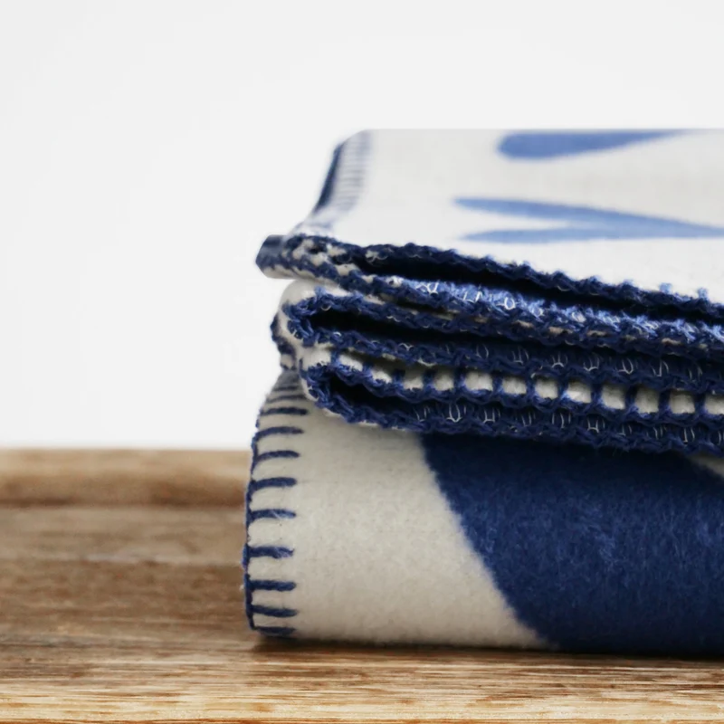 RIEMA Kuscheldecke KJELL aus 100% Bio-Baumwolle (kbA) blau