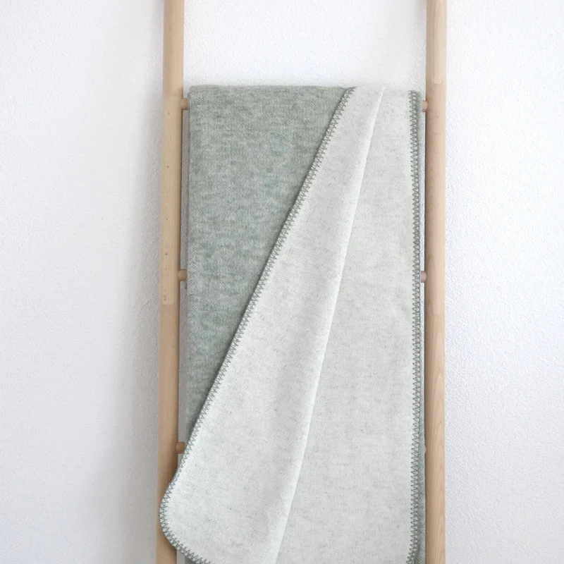 RIEMA Kuscheldecke XL Thor aus recycelter Baumwolle - Übergröße 150x230 - grün