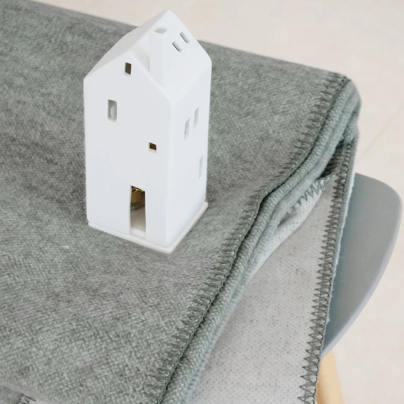 RIEMA Kuscheldecke XL Thor aus recycelter Baumwolle - Übergröße 150x230 - grün
