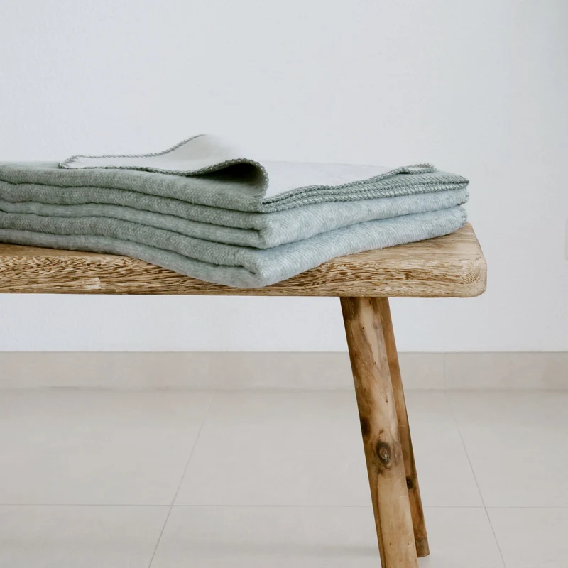 RIEMA Kuscheldecke XL Thor aus recycelter Baumwolle - Übergröße 150x230 - grün