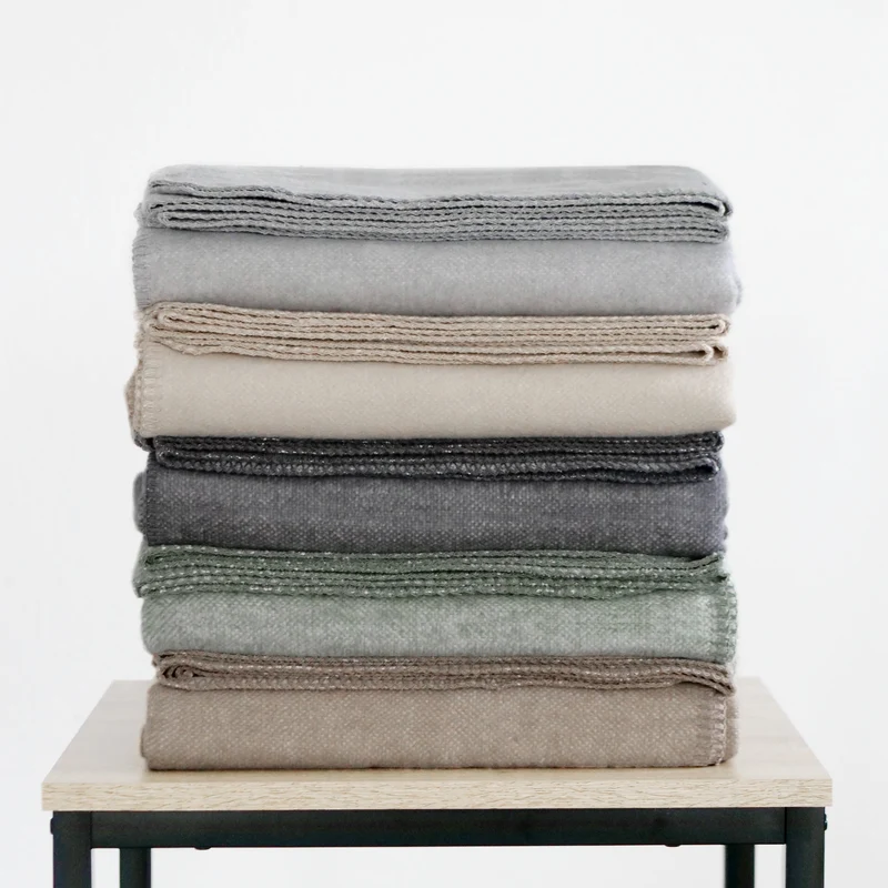 RIEMA Kuscheldecke XL Thor aus recycelter Baumwolle - Übergröße 150x230 - grün