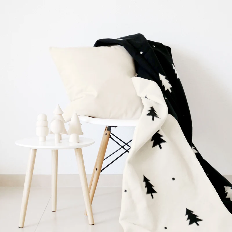 RIEMA Winter-Kuscheldecke SMILLA aus 100% Bio-Baumwolle (kbA) schwarz natur