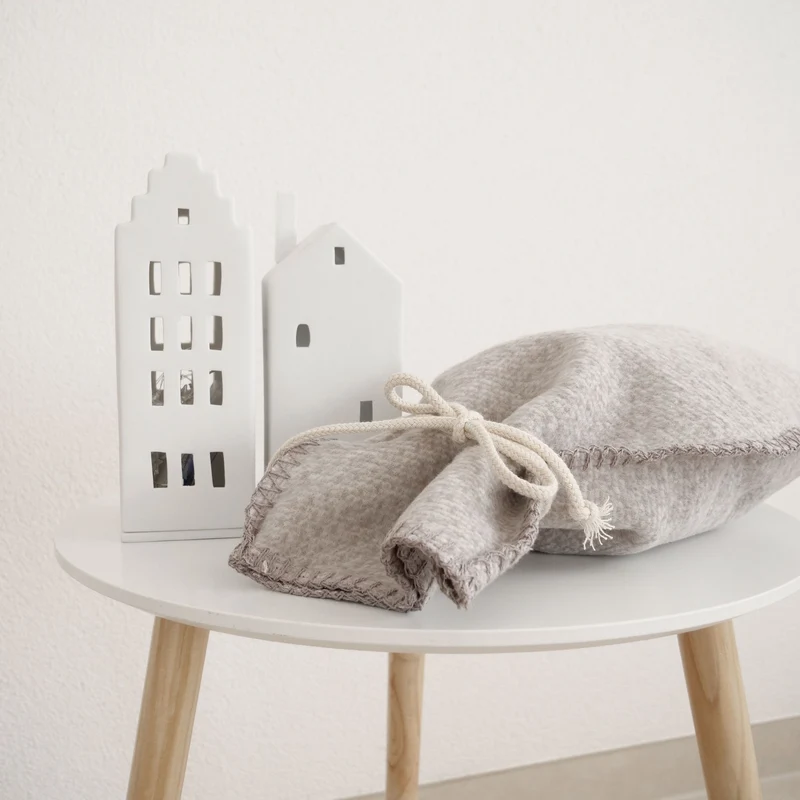 RIEMA Kuschelset aus Wolldecke EMMA und Wärmflaschenbezug, grau meliert