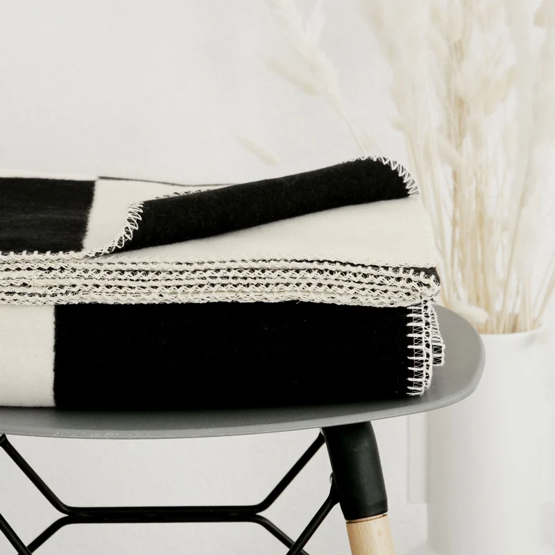 RIEMA Kuscheldecke CLARA aus 100% Bio-Baumwolle (kbA) schwarz natur
