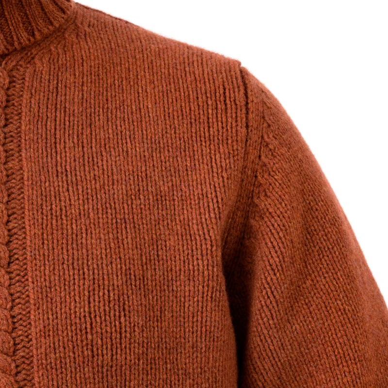 Herren-Rollkragenpullover mit Zopfmuster