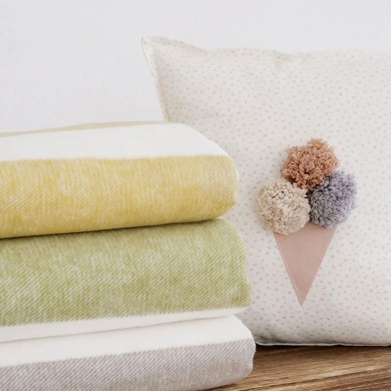 RIEMA Kuscheldecke STINE aus 100% Bio-Baumwolle (kbA) gelb weiß