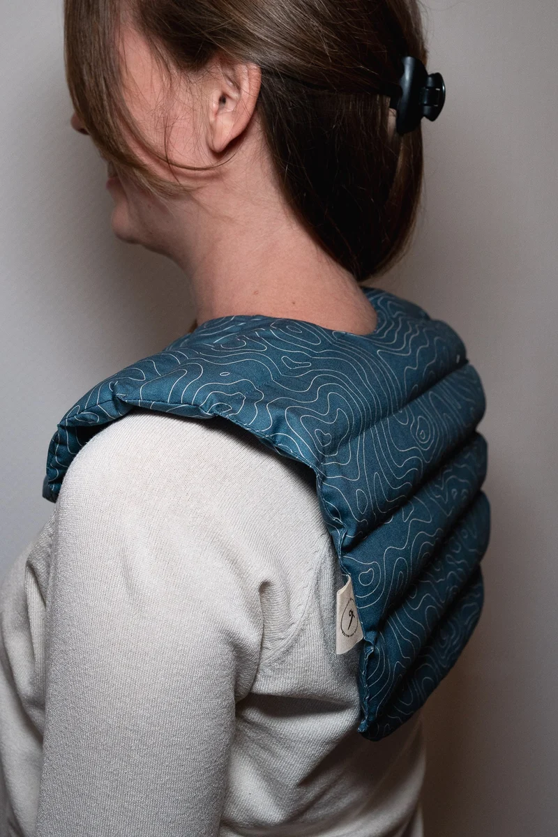 Nackenkissen Linien Blau | Wärmekissen mit Bio-Dinkel