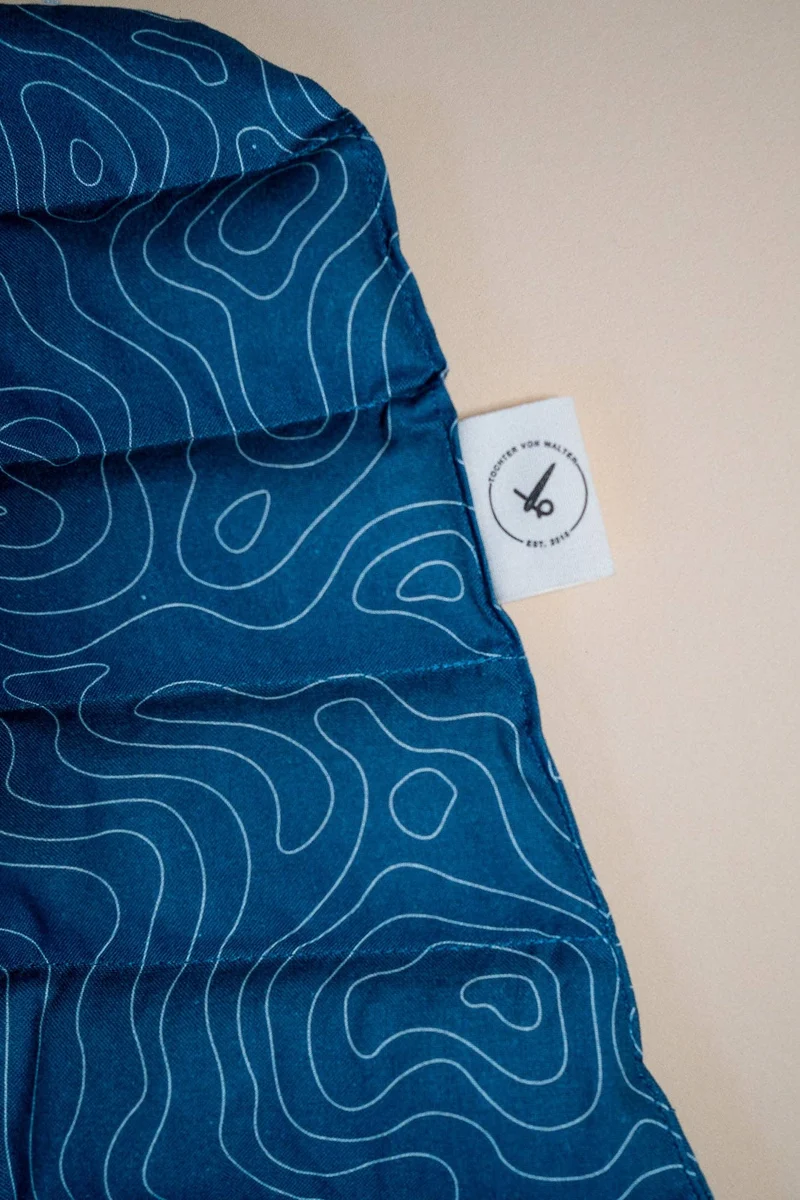 Nackenkissen Linien Blau | Wärmekissen mit Bio-Dinkel
