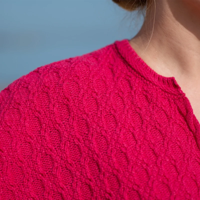 Weite Strickjacke im Wabenmuster