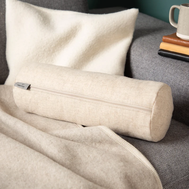 Nackenrolle aus Merino-Feinloden | Naturfüllung