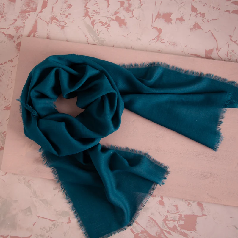 Hauchfeiner Schal aus Merinowolle kbT | 35 × 200 cm