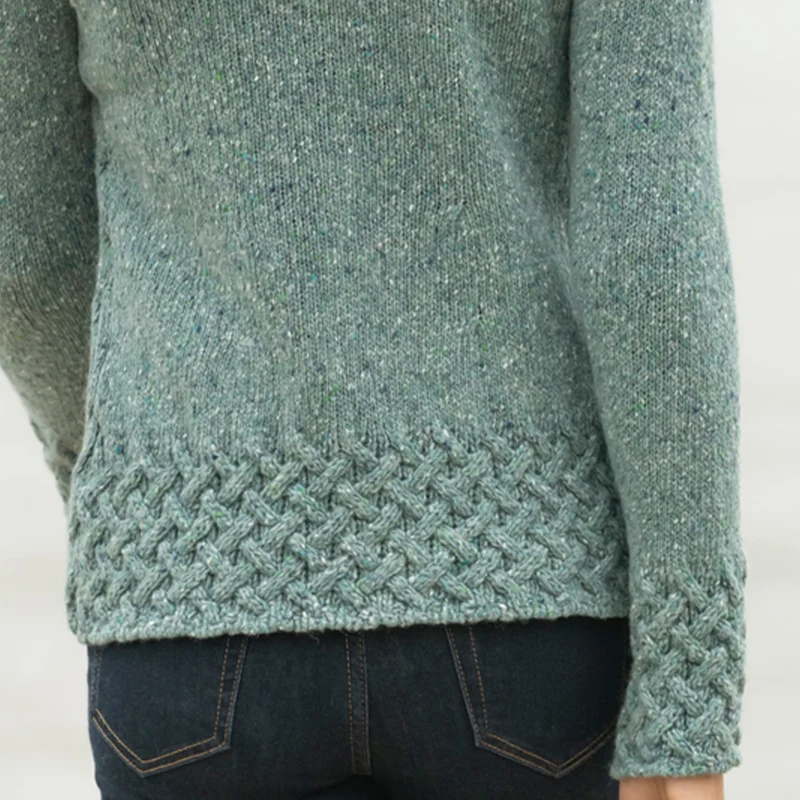 Kurzer Cardigan im Zopfmuster