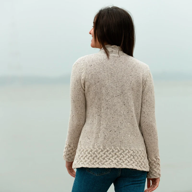 Cardigan mit irischem Zopfmuster - Wollweiss