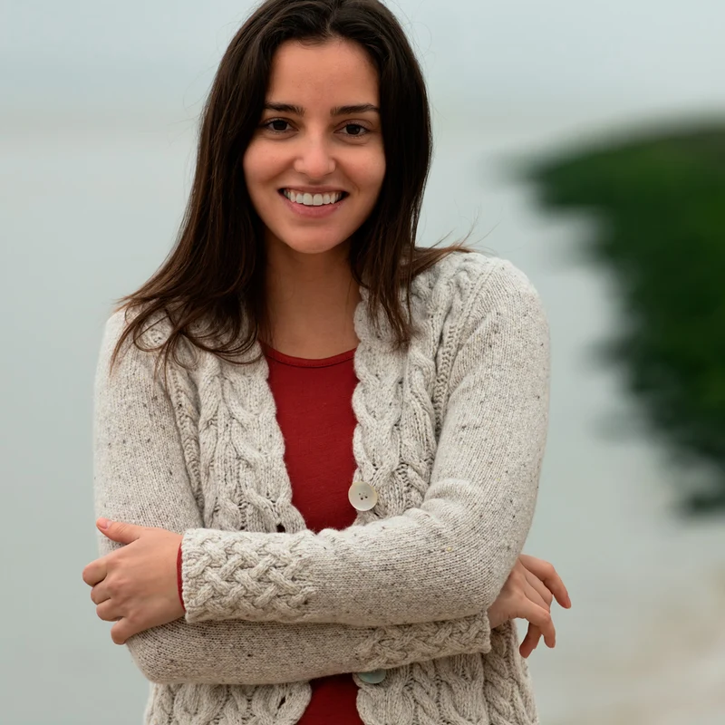 Cardigan mit irischem Zopfmuster - Wollweiss