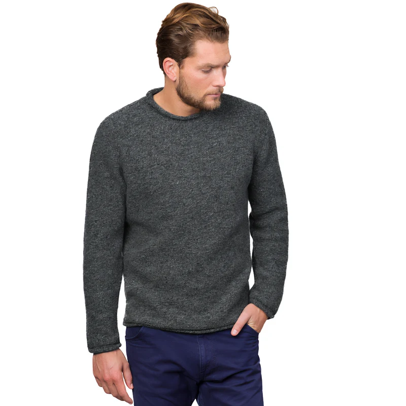 Wollpullover mit gerolltem Rundhals-Ausschnitt