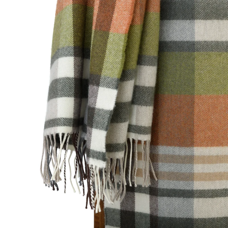 Breiter Schal aus feiner Schurwolle (Merino)