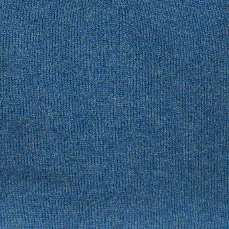 Klassischer Pullover mit V-Ausschnitt