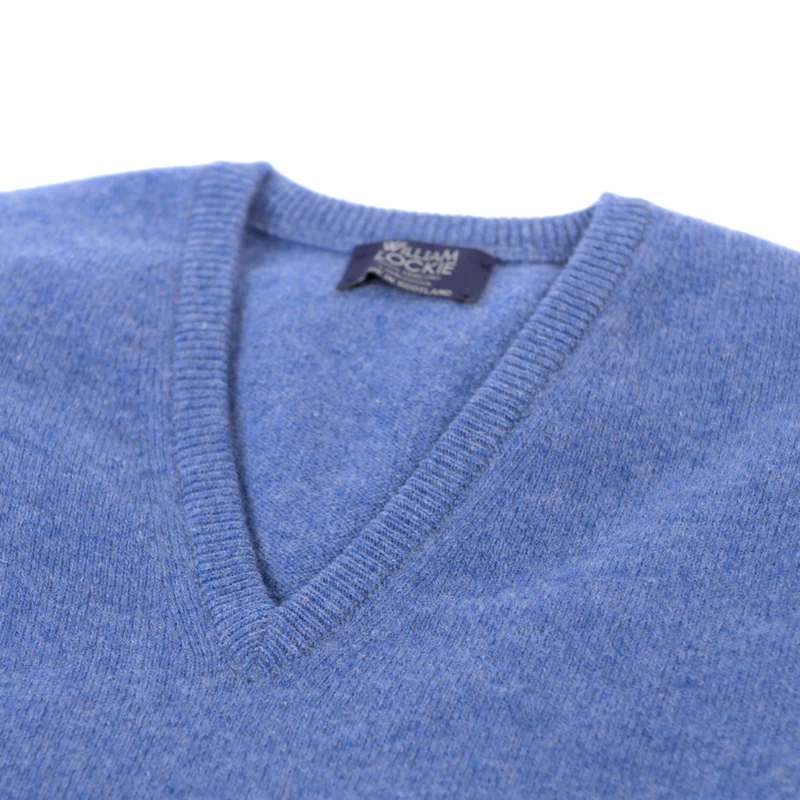 Klassischer Pullover mit V-Ausschnitt