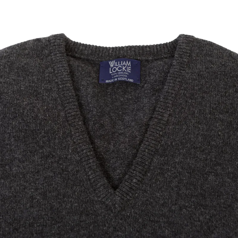 Klassischer Pullover mit V-Ausschnitt