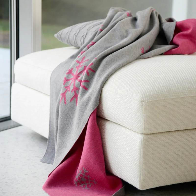 Decke 140x180cm 13 Snowflakes, grau/magenta
