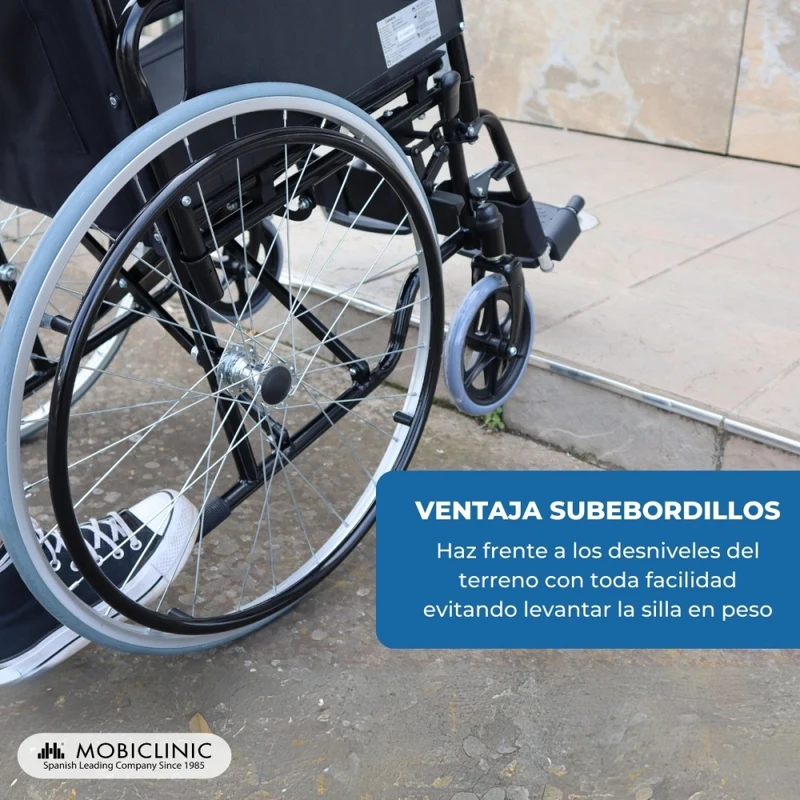 Standard Rollstuhl | Faltbar | Große Räder | Stahl | Orthopädisch | Leichtgewichtig | Schwarz | Catedral | Mobiclinic