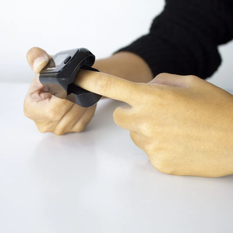 Finger-Pulsoximeter | SpO2 | Herzfrequenz | Plethysmographische Wellenform | OLED-Display | Schwarz | Mobiclinic
