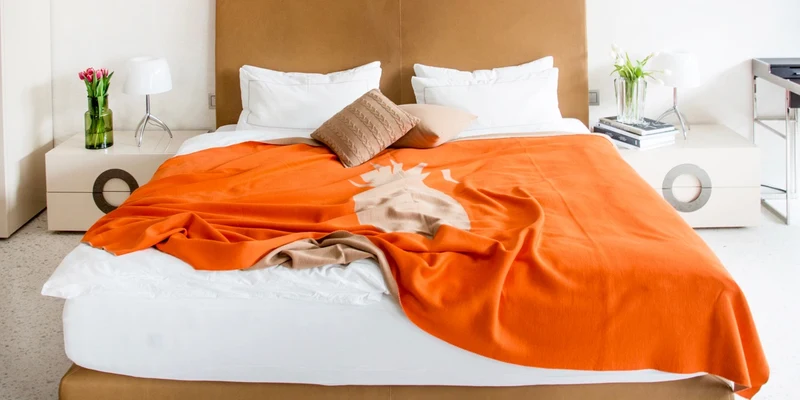 Bettüberwurf 200x240cm Ananas, camel/orange