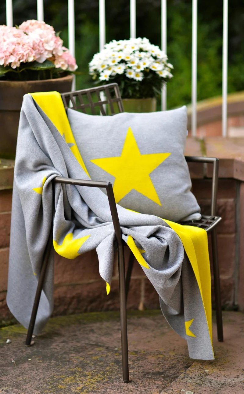 Kissenhülle 50x50cm Star, grau/gelb