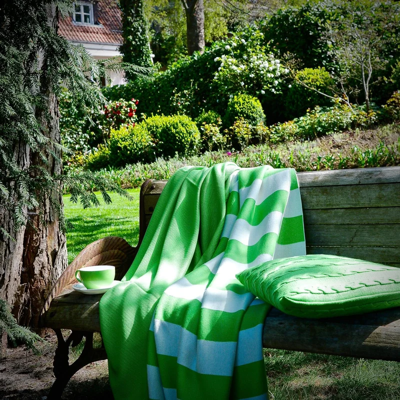 Decke 140x180cm Stripes, hellgrün/weiß