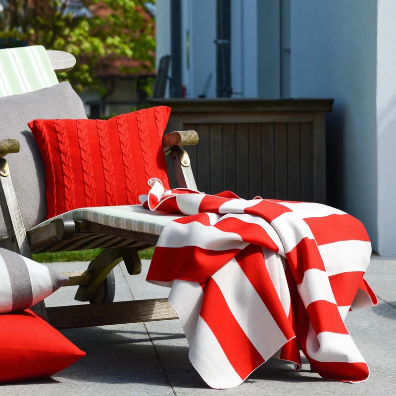 Decke 140x180cm Stripes, rot/weiß