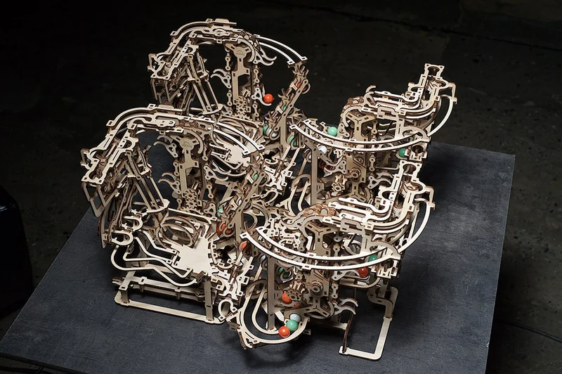 3D-Holzpuzzle, Murmel-Kettenbahn