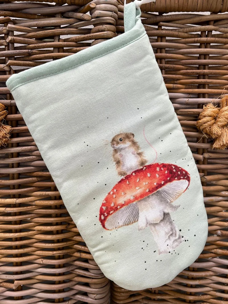 Ofenhandschuh Gartenmaus auf Fliegenpilz Wrendale Designs