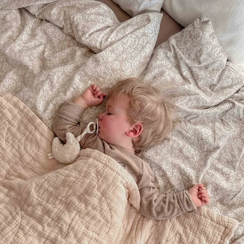 Baby Steppdecke Vogel | Baumwoll-Musselin | cremeweiß