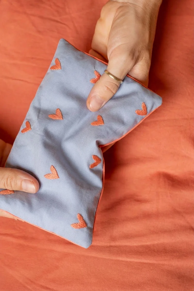 Eye Pillow - RAHA heart - Blue/Coral