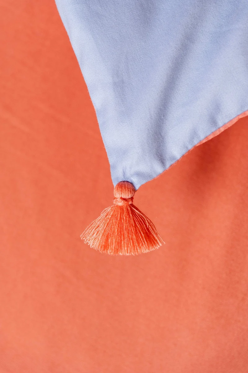 Eye Pillow - RAHA tassels - Blue/Coral