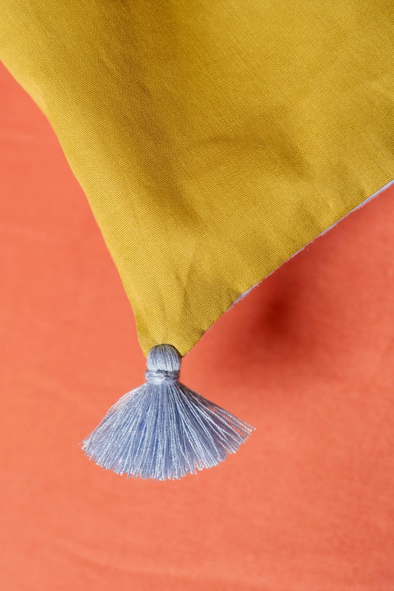 Eye Pillow - RAHA tassels - Green/Blue