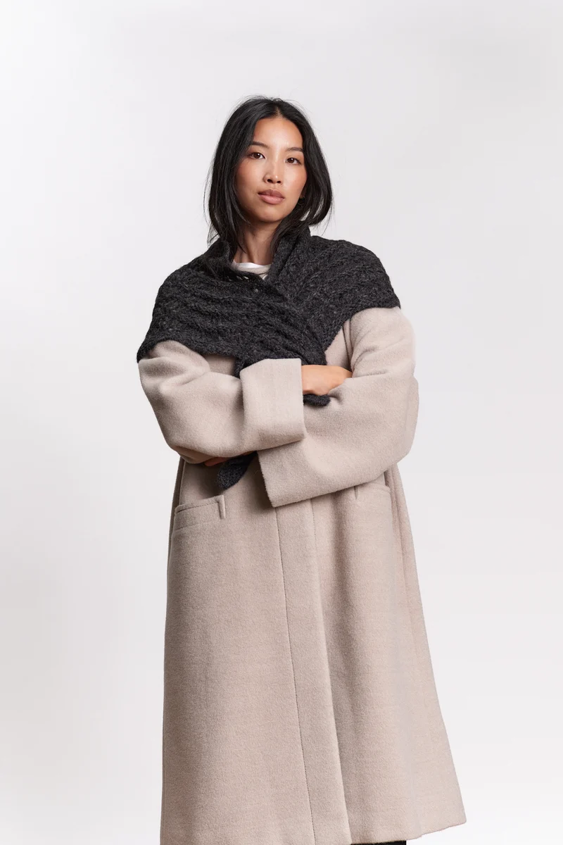 Guadalupe Throw - Anthracite