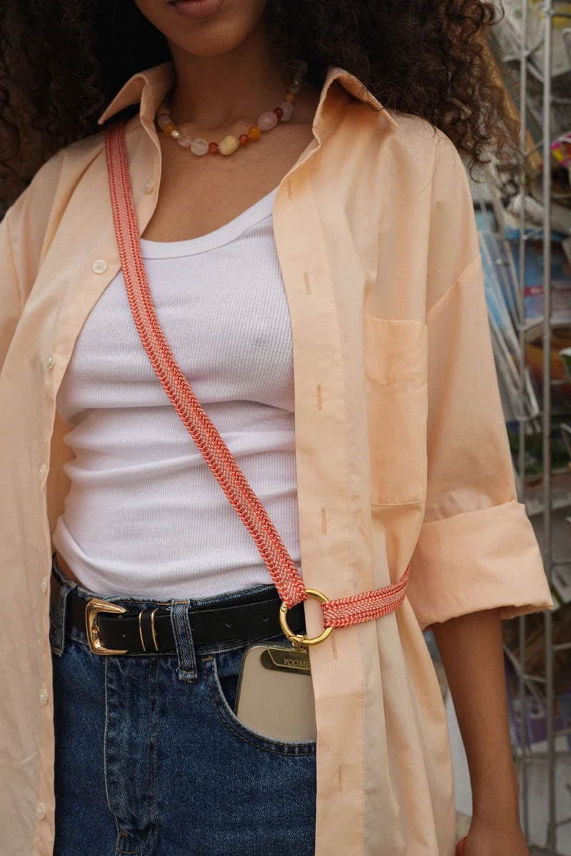 Phonechain Band - ZAHRA - Sweet Salmon