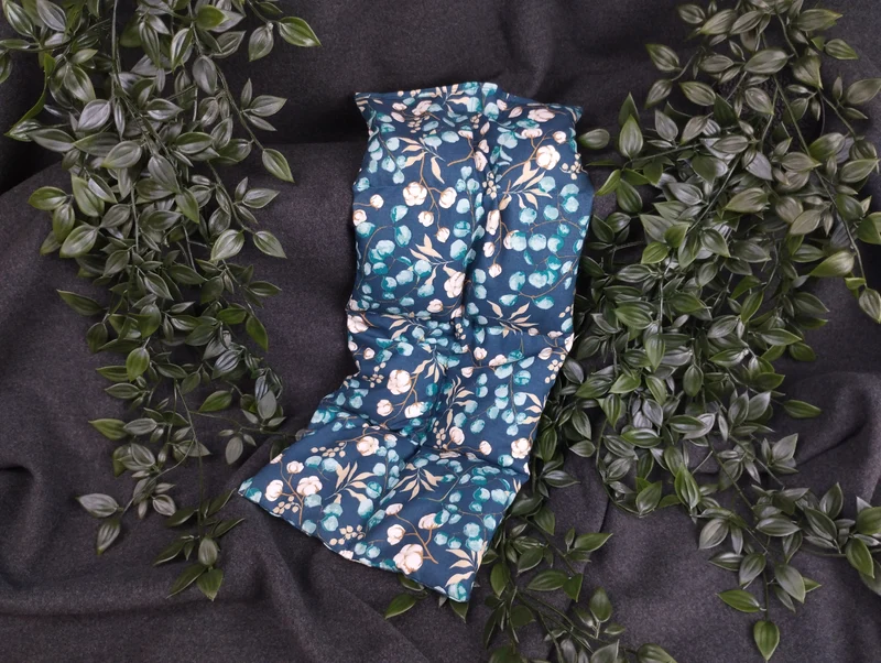 Körnerkissen Eucalyptus-/Baumwollmotiv in petrol