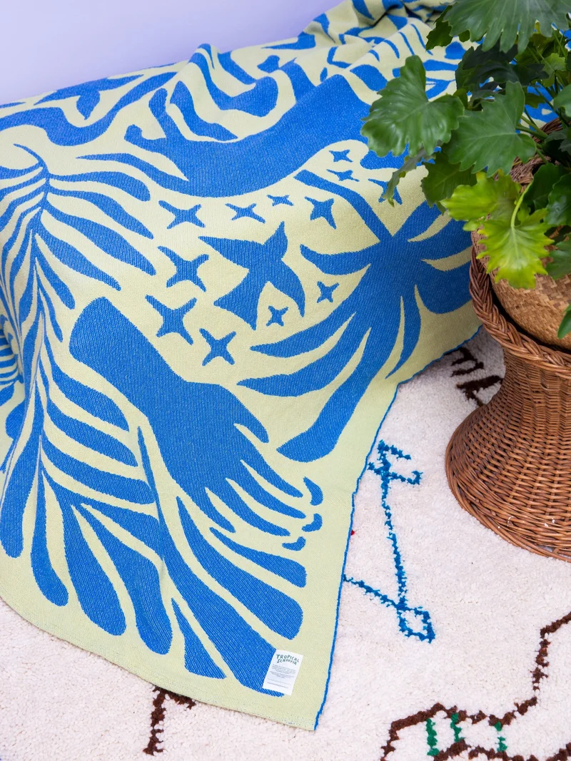 cotton blanket - totem animal garden - lime