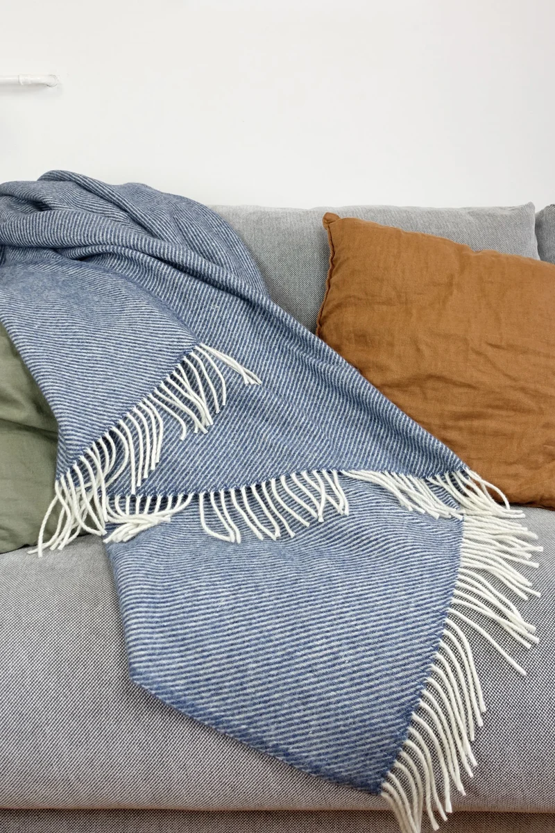 Wolldecke / Kuscheldecke twill light denim recycelte Wolle