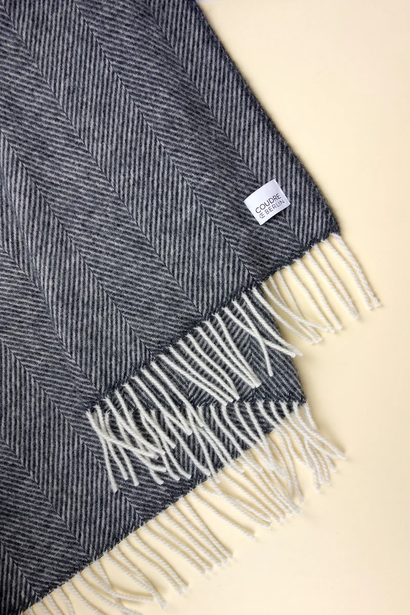 Wolldecke / Kuscheldecke herringbone anthracite