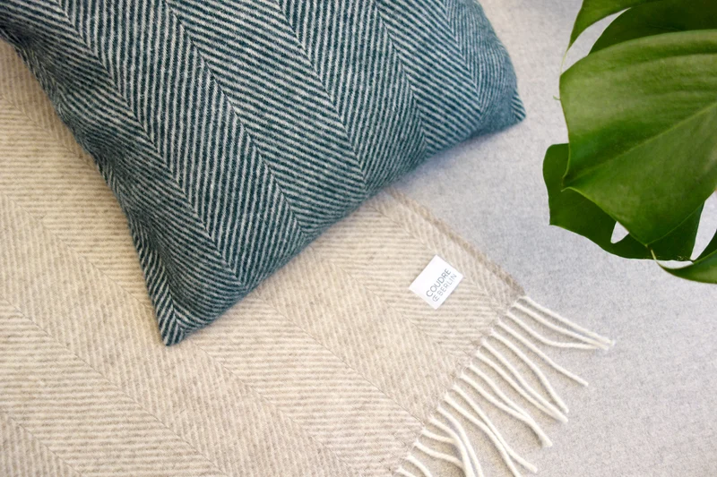 Wolldecke / Kuscheldecke herringbone limestone