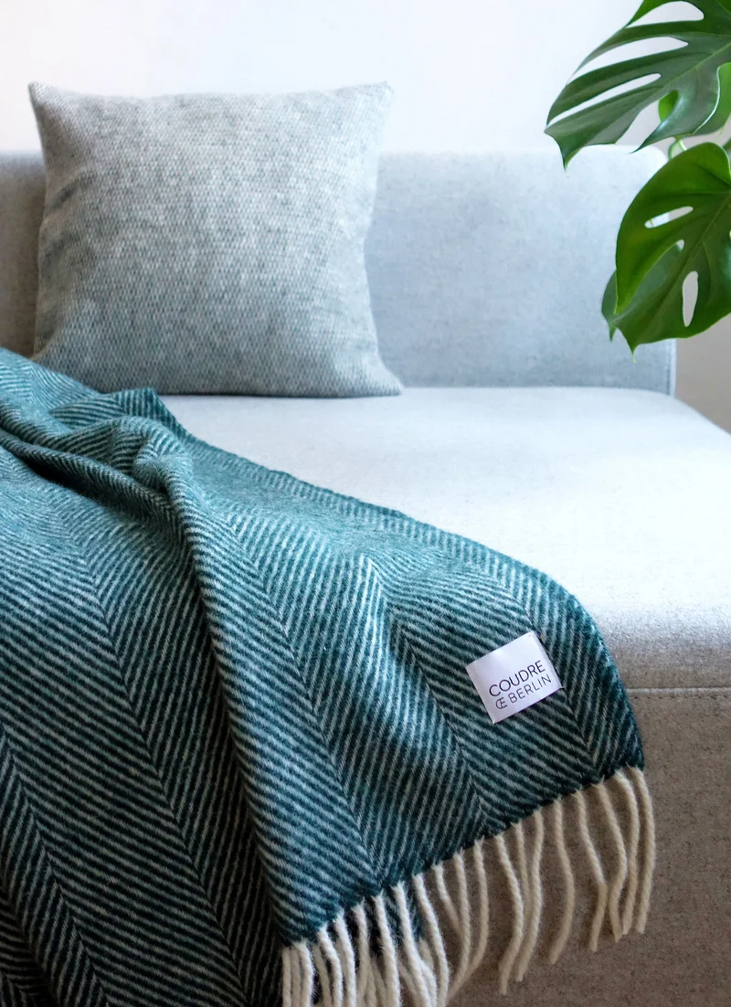 Wolldecke / Kuscheldecke herringbone petrol