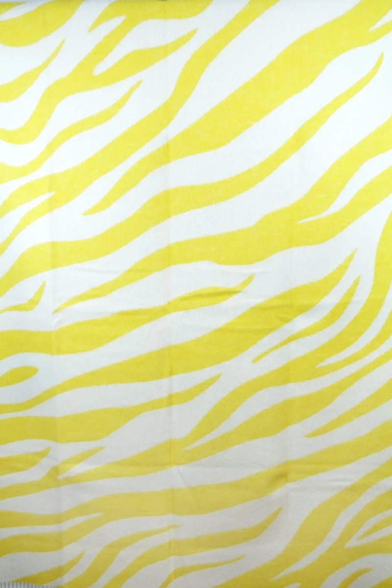 Wolldecke / Kuscheldecke WILD lemon / off white