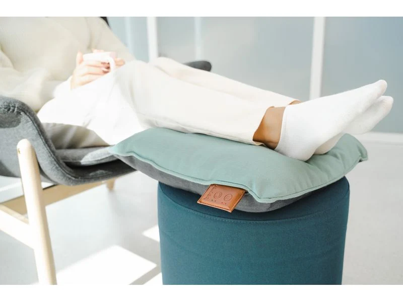 Beurer Akku-Massage-Kissen MG 139 mit Wärmefunktion, mint, 40 x 40 x 11 cm