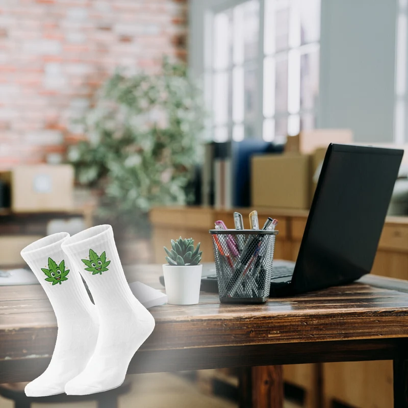 epicsocks Chill Vibes Fröhliches Blatt Socken in 37-41 im Paar