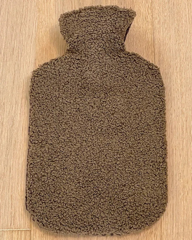 Poufet Wärmflasche | Bouclé | Schokobraun | Handgemacht in Deutschland